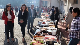 Osmaniye'de Kaymakam eşi, SMA hastası için açılan kermese katıldı
