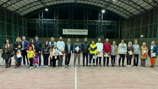 Osmaniye'de Tenis kursunu tamamlayanlar belgelerini aldı