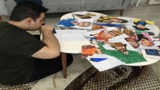 Otizmli Yunus Emre karaladığı kağıtlara şimdi Yeşilçam karakterleri çiziyor