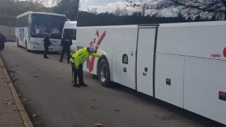 Otobüs terminalinde kış lastiği denetimi