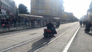 (ÖZEL) İki Eylül Caddesinde yasağı umursayan yok