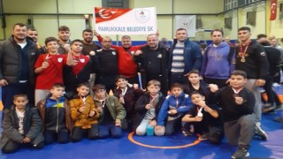 Pamukkaleli sporcular güreşte 11 madalya kazandı