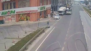 Park halindeki kamyona çarpıp kaçtı