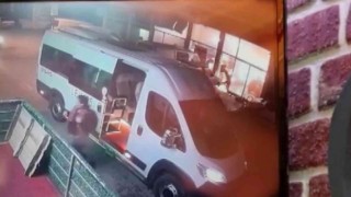 Pendikte sobaya tiner kutusunu atan genç dehşeti yaşadı: Alevler içinde dışarı koşan genci vatandaşlar kurtardı