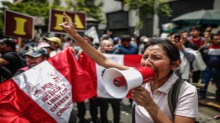 Peru Devlet Başkanı Castillo meclisi feshetti, OHAL ilan edildi