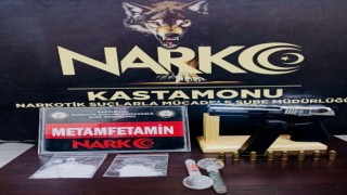 Polis ekiplerinin şüphesi ele verdi: Uyuşturucuyla ili yakalanan 3 kişi gözaltına alındı