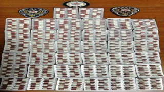 Polis kovalamacasında otomobilden atılan poşetten uyuşturucu çıktı