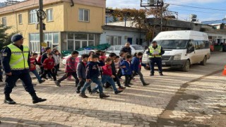 Polis ve jandarmadan çocuklara trafik eğitimi