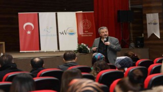 Prof. Dr. Necati Cemaloğlu: “Aileler ve öğretmenler baş model niteliğindedir”