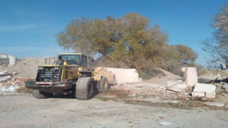 Pursaklar metruk yapılardan arındırılıyor
