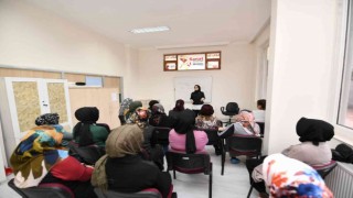 Pursaklarda kursiyerlere eğitim semineri