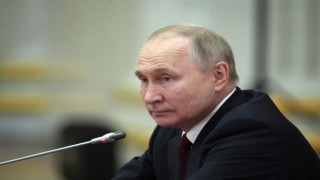 Rusya Devlet Başkanı Vladimir, tavan fiyat uygulayan ülkelere petrol satışını yasakladı