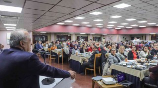 Rektör Çomaklı, akademisyenlerle bir araya geldi