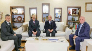 Rektör Çomaklı, hayvan sağlığının korunması amacıyla Başkan Sekmen ile bir araya geldi