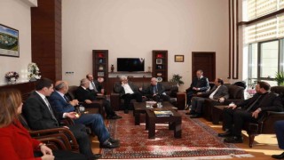 Rektör Çomaklıdan mevkidaşı Çakmaka hayırlı olsun ziyareti