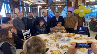 Şafak Sezer ve Arda Turan, Şilede özel bireylerle bir araya geldi