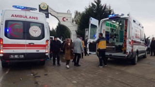 Sakaryada üç aracın karıştığı trafik kazasında 7 kişi yaralandı