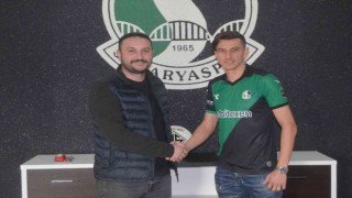 Sakaryaspor, Mehmet Akyüzü kadrosuna kattı