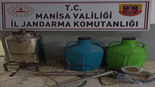 Salihlide jandarmadan kaçak içki operasyonu