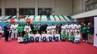 Salihlide sporun yıldızları ödüllendirildi