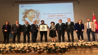 Sanatçı Ahmet Şafak üniversite öğrencileriyle buluştu