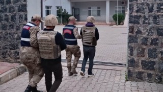 Şanlıurfada aranan cinayet şüphelileri çok sayıda silah ile yakalandı