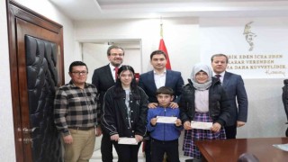 Şaphanede başarılı öğrenciler ödüllendirildi