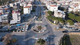 Seferihisarda kara yollarının yaptığı peyzaj düzenlemesinde sona doğru