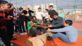 Senegalli Mustafa, Cizreli çocuklarla hem eğlendi hem de eğlendirdi