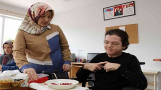 Sereblal palsi hastası genç kızın azmi