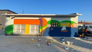 Sihirli Fırçalar köy okullarının duvarlarını boyadı