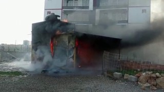 Siirtte bekçi kulübesinde çıkan yangın itfaiye ekiplerince söndürüldü