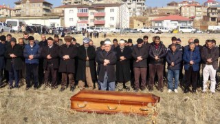 Silahla vurulan 3 kişi gözyaşları arasında toprağa verildi