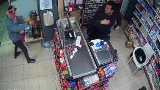 Silahlı soyguncuyu giydiği ayakkabısı ele verdi