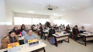 Sınava hazırlanan öğrencilere TYT eğitim seti