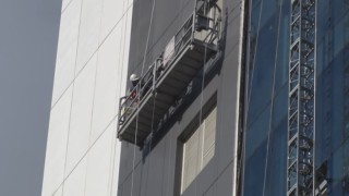 Şişlide kule inşaatındaki asansörde mahsur kalan 2 işçi kurtarıldı