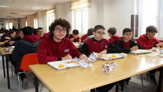Sivasta 15 bin 828 öğrenci ücretsiz yemek yiyor