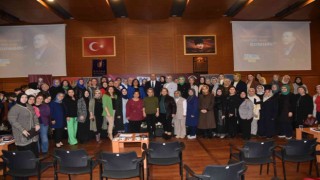 ‘Siyaset Akademisi Kadın programında ilk ders zili çaldı