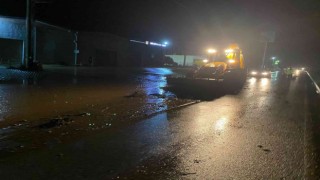 Söke Belediyesinden karayoluna müdahale