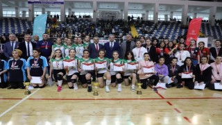 Sporcular il birincisi olmak için ter döktü