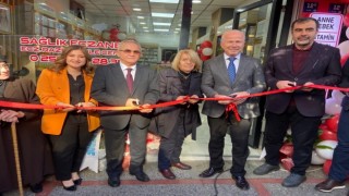 Stajyer olarak girdiği eczaneni patronu oldu