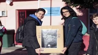 SUBÜ öğrencileri Akyazıda kitap bağışı yaptı