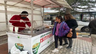 Sungurlu Belediyesinden Bardakta çorba ikramı