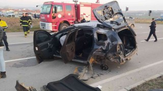 Takla atan araçtan burunları bile kanamadan çıktılar