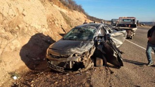 Takla atan otomobilden yara almadan çıktı