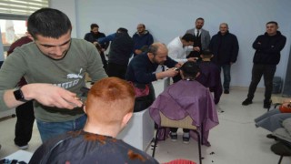 Tavşanlıda otizmli gençlere kişisel bakım