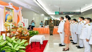 Tayland Kralı Vajiralongkorn ve eşi Covid-19'a yakalandı