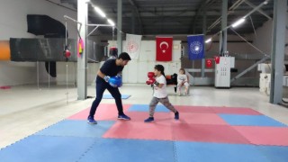 Tekirdağda yüzlerce öğrenci kış spor okulunda eğitim alıyor