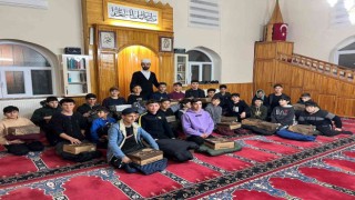Tokatta camiye giden çocuklar ödüllendirildi