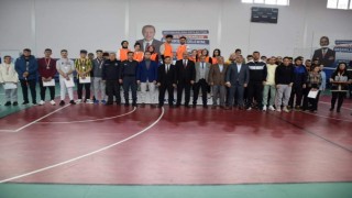 Tomarza Kaymakamlık Voleybol Turnuvası Sona Erdi
